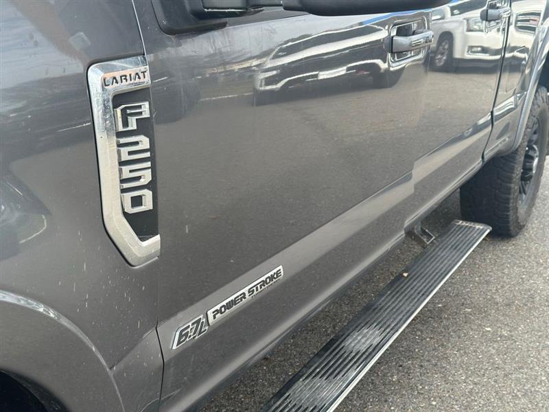 Ford F-250 SD Lariat Crew Cab 4WD 2022