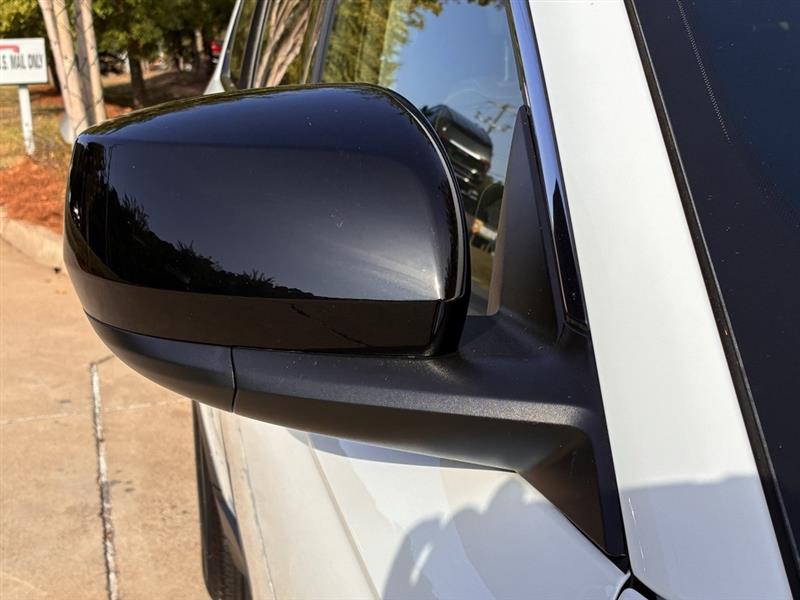 Jeep Grand Cherokee L Laredo 4WD 2023