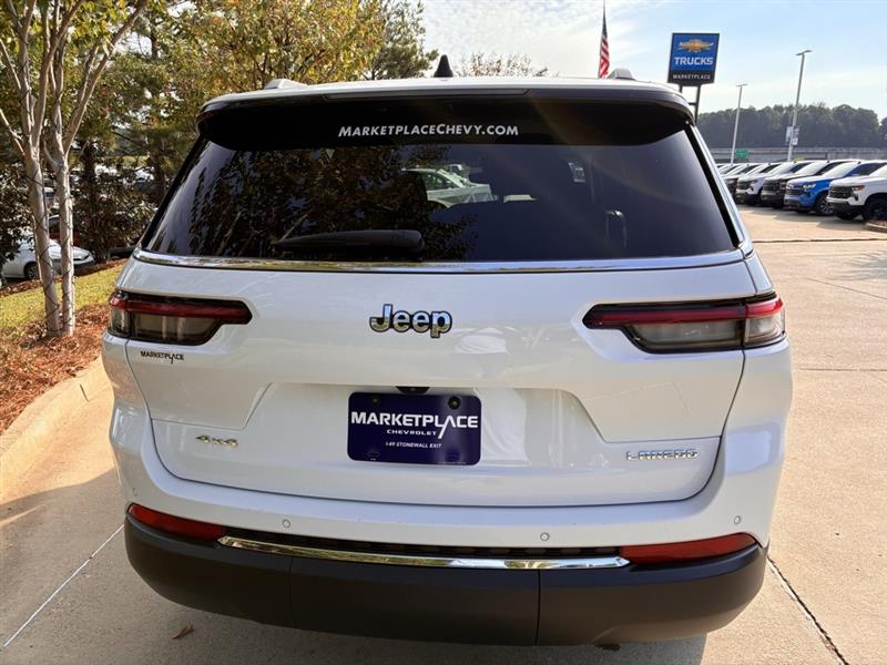 Jeep Grand Cherokee L Laredo 4WD 2023