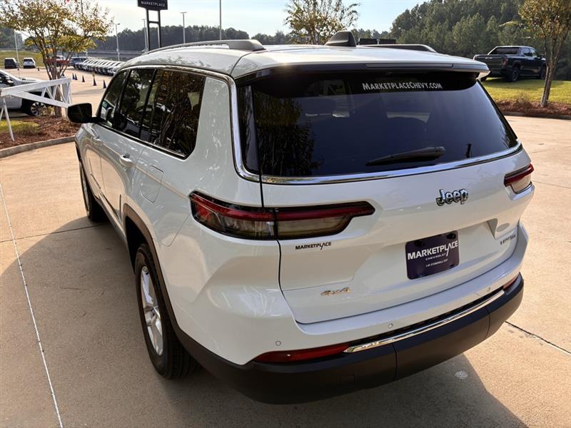 Jeep Grand Cherokee L Laredo 4WD 2023