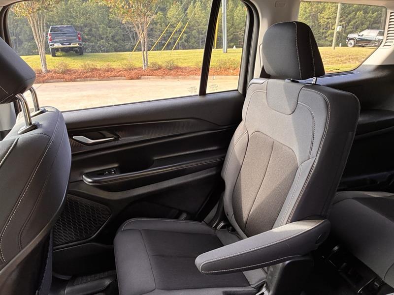 Jeep Grand Cherokee L Laredo 4WD 2023