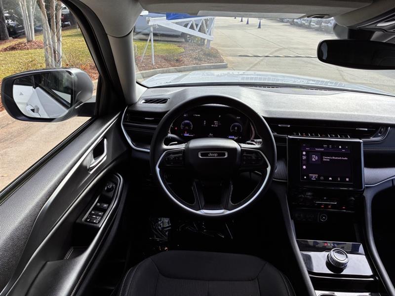 Jeep Grand Cherokee L Laredo 4WD 2023