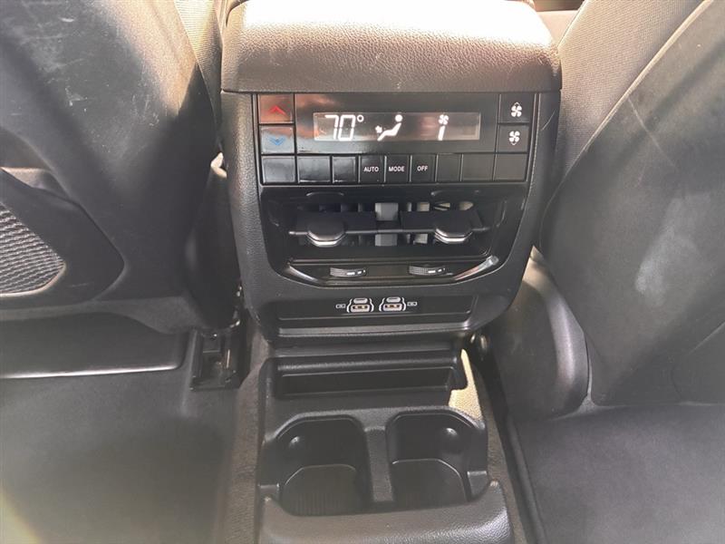 Jeep Grand Cherokee L Laredo 4WD 2023