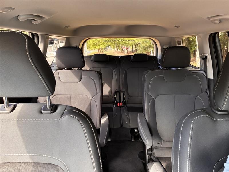 Jeep Grand Cherokee L Laredo 4WD 2023