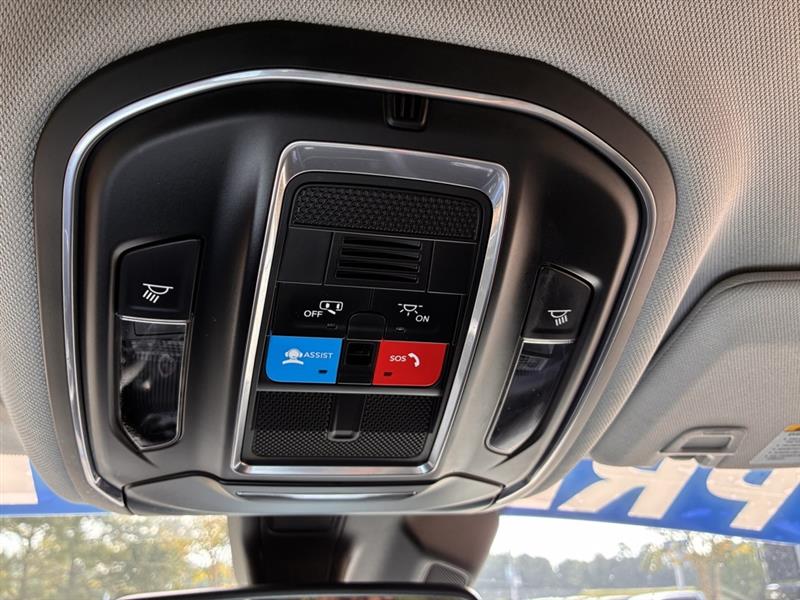 Jeep Grand Cherokee L Laredo 4WD 2023