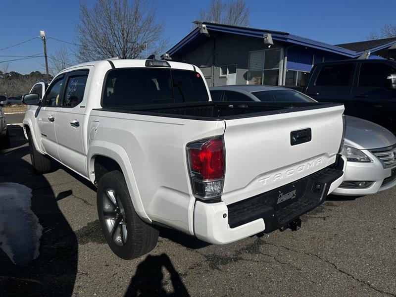 Toyota Tacoma Limited Double Cab V6 6AT 2WD 2017
