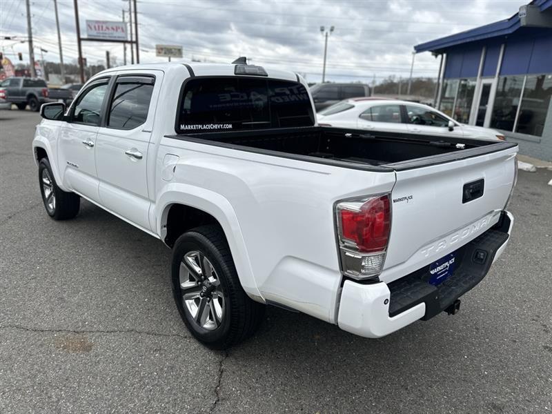 Toyota Tacoma Limited Double Cab V6 6AT 2WD 2017