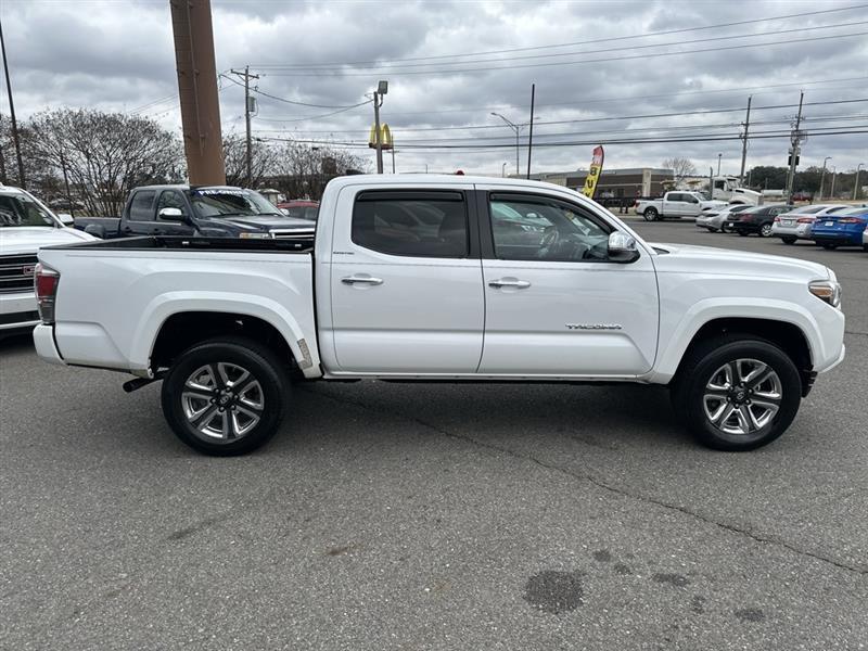Toyota Tacoma Limited Double Cab V6 6AT 2WD 2017