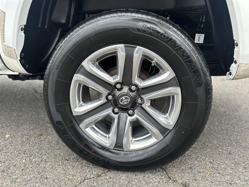 Toyota Tacoma Limited Double Cab V6 6AT 2WD 2017