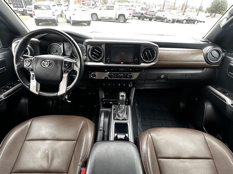 Toyota Tacoma Limited Double Cab V6 6AT 2WD 2017