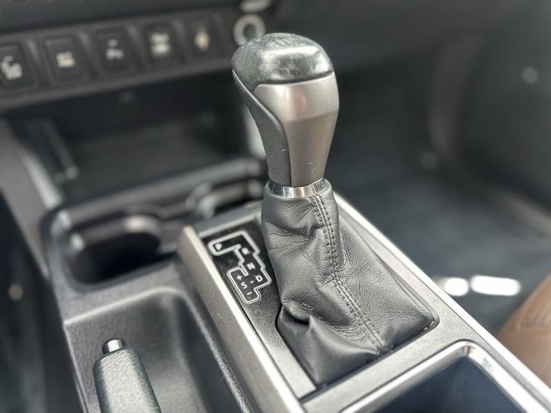 Toyota Tacoma Limited Double Cab V6 6AT 2WD 2017