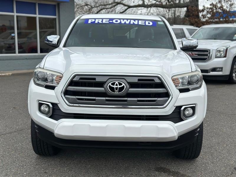 Toyota Tacoma Limited Double Cab V6 6AT 2WD 2017