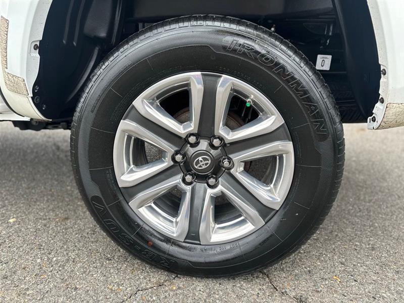 Toyota Tacoma Limited Double Cab V6 6AT 2WD 2017