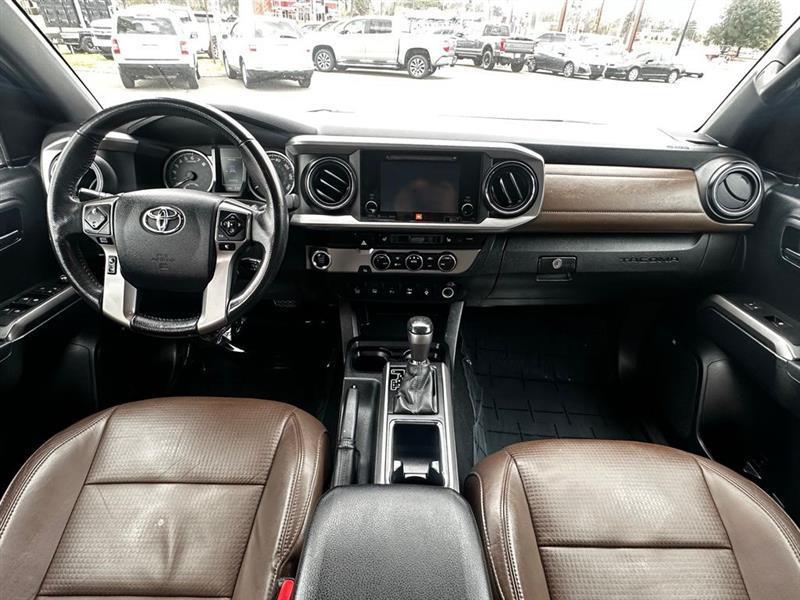 Toyota Tacoma Limited Double Cab V6 6AT 2WD 2017