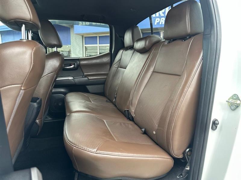 Toyota Tacoma Limited Double Cab V6 6AT 2WD 2017