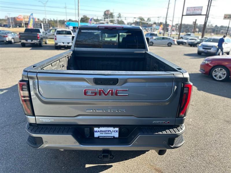 GMC Sierra 2500HD AT4 Crew Cab 4WD 2024