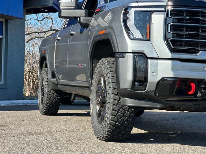 GMC Sierra 2500HD AT4 Crew Cab 4WD 2024