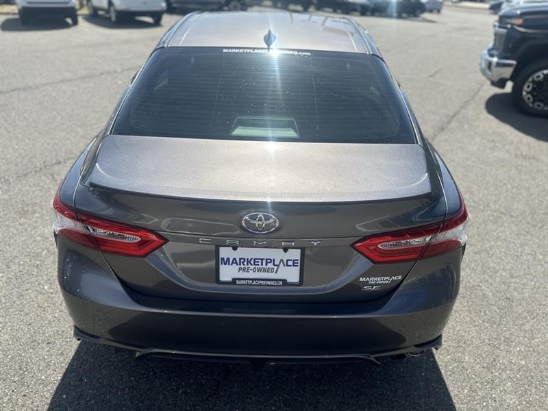 Toyota Camry SE 2020