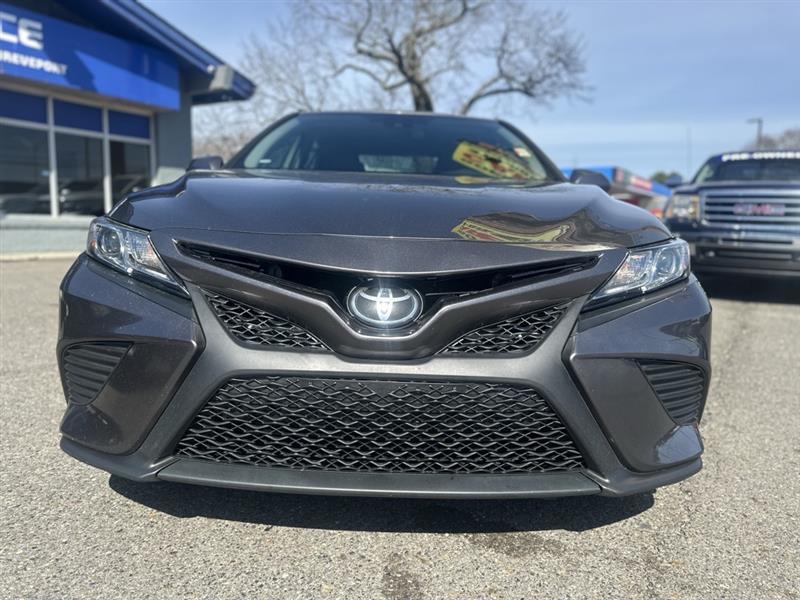 Toyota Camry SE 2020