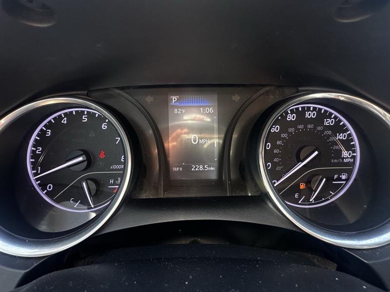 Toyota Camry SE 2020