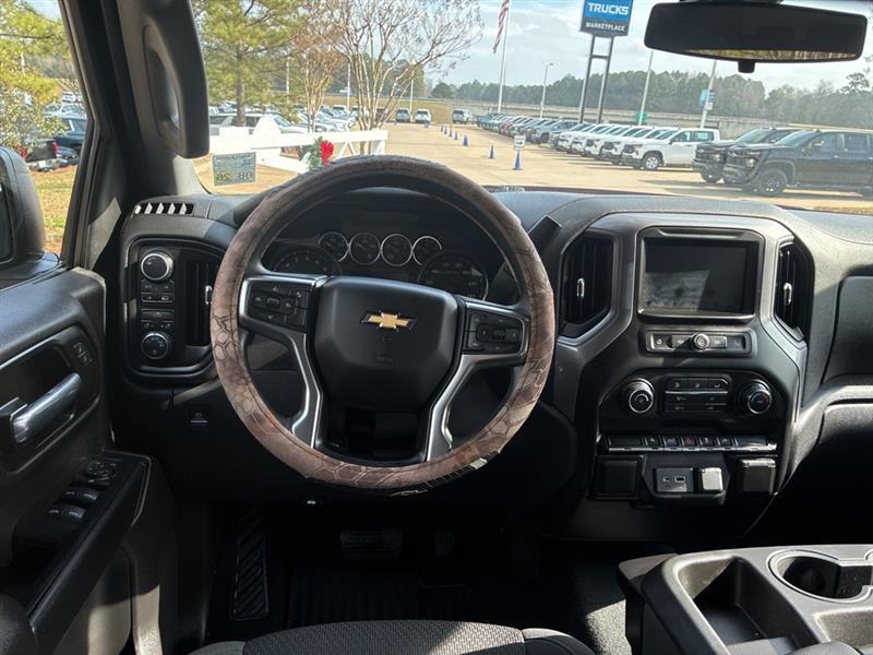 Chevrolet Silverado 1500 Custom Crew Cab Long Box 4WD 2021