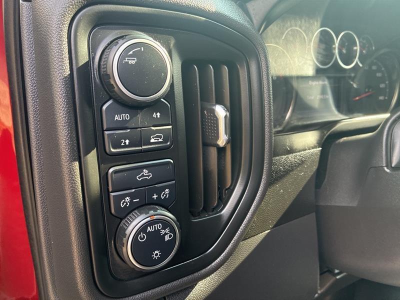 Chevrolet Silverado 1500 Custom Crew Cab Long Box 4WD 2021