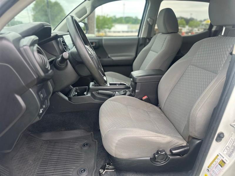 Toyota Tacoma SR5 Double Cab I4 2WD 2022