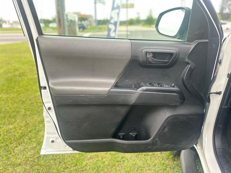 Toyota Tacoma SR5 Double Cab I4 2WD 2022