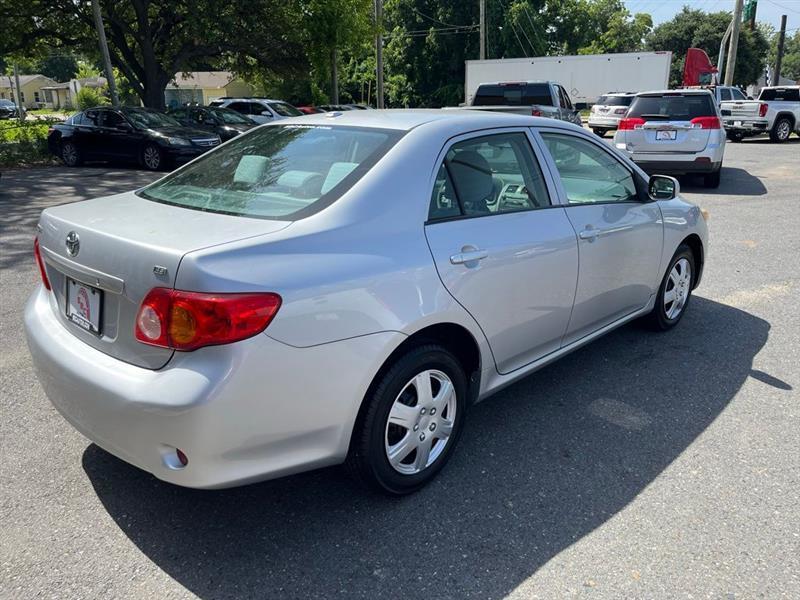 Toyota Corolla Base 5-Speed MT 2010
