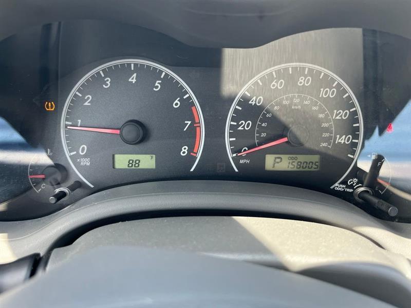 Toyota Corolla Base 5-Speed MT 2010