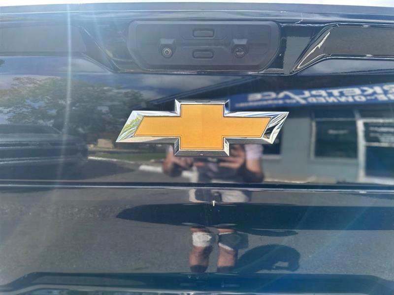 Chevrolet Silverado 1500 LT Crew Cab 4WD 2022