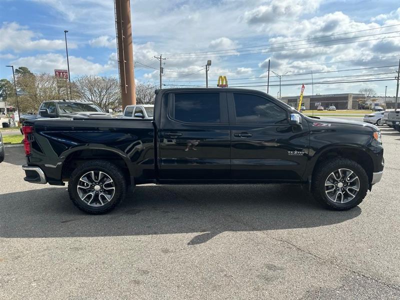 Chevrolet Silverado 1500 LT Crew Cab 4WD 2022