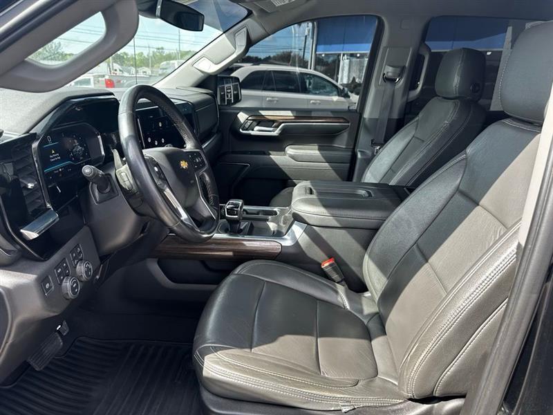 Chevrolet Silverado 1500 LT Crew Cab 4WD 2022