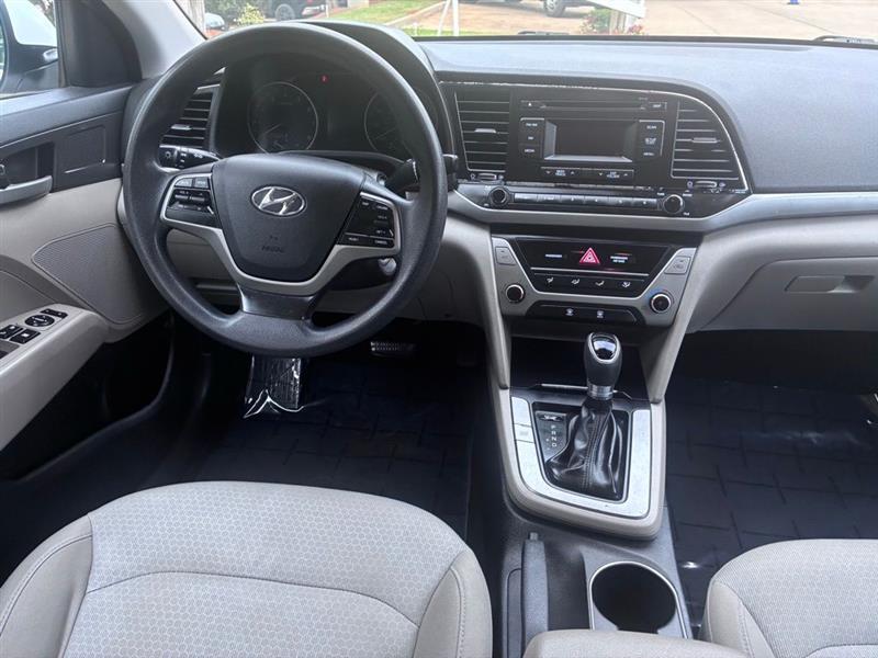 Hyundai Elantra SE 6AT 2017