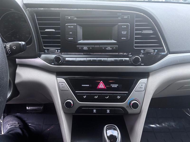 Hyundai Elantra SE 6AT 2017