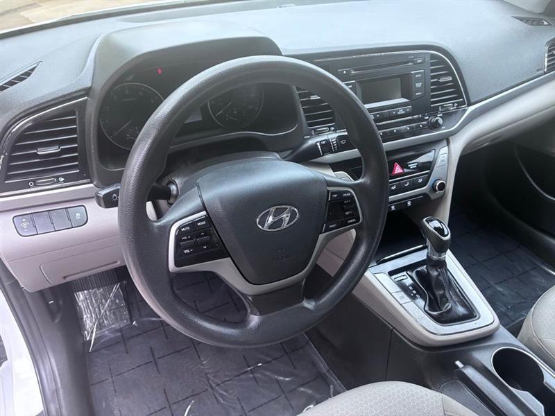 Hyundai Elantra SE 6AT 2017