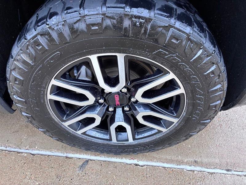 GMC Sierra 1500 AT4 Crew Cab Long Box 4WD 2019