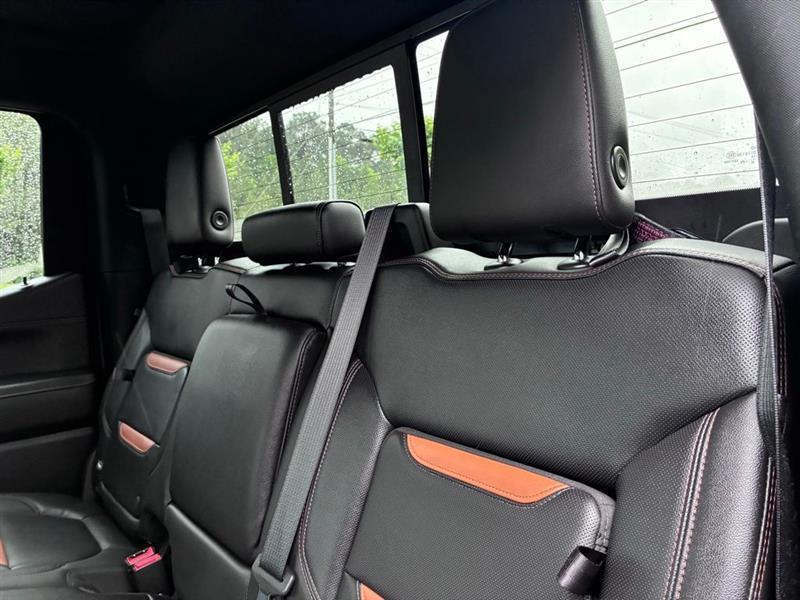 GMC Sierra 1500 AT4 Crew Cab Long Box 4WD 2019