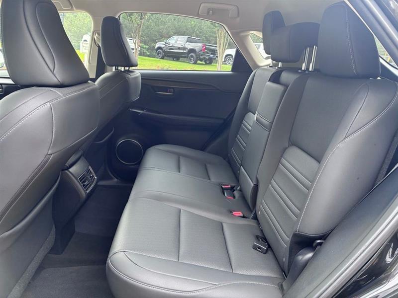 Lexus NX 300h Luxury 2021