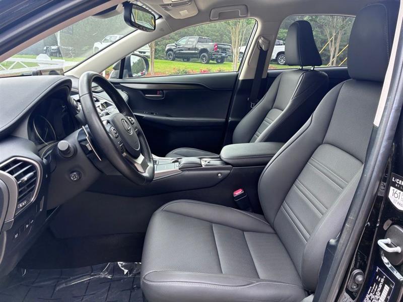 Lexus NX 300h Luxury 2021