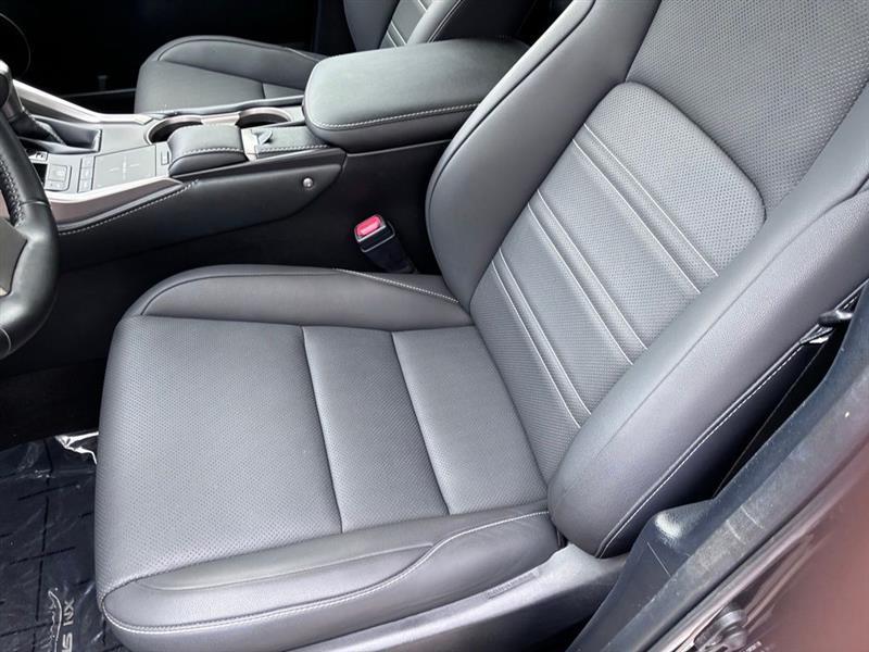 Lexus NX 300h Luxury 2021