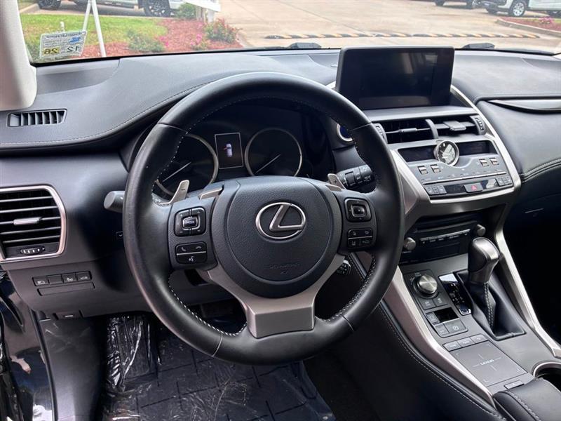 Lexus NX 300h Luxury 2021