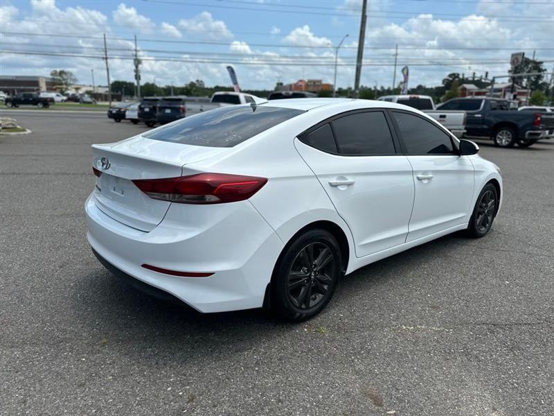 Hyundai Elantra Value Edition 6A 2017