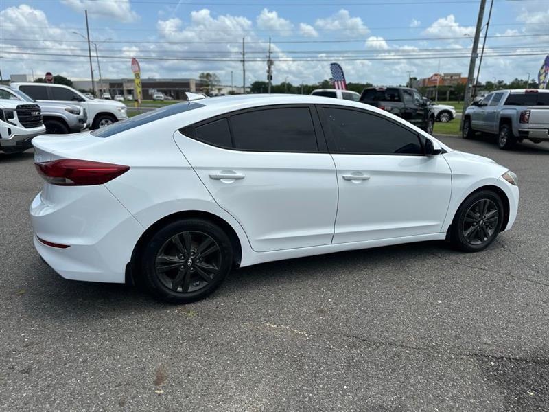 Hyundai Elantra Value Edition 6A 2017
