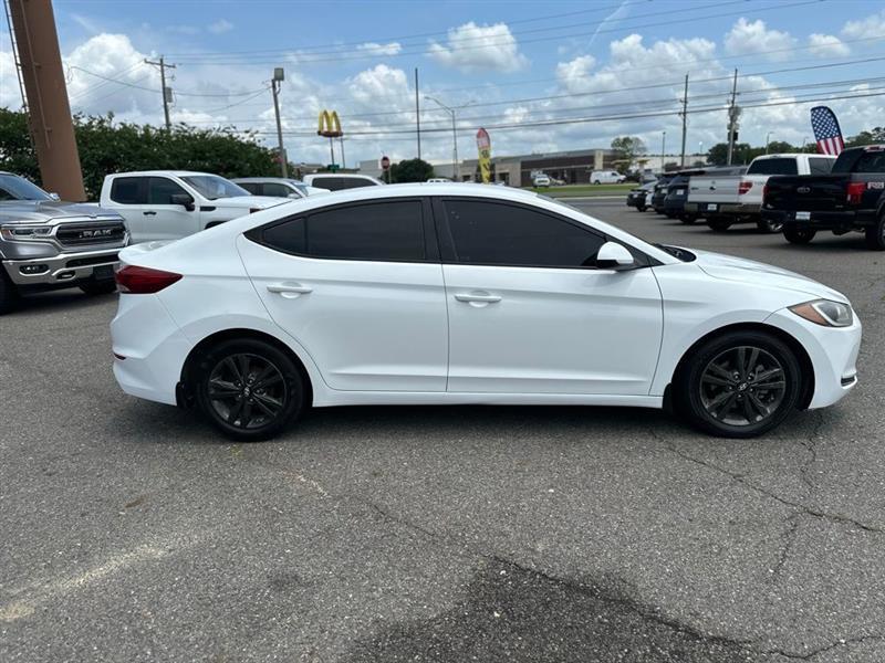 Hyundai Elantra Value Edition 6A 2017
