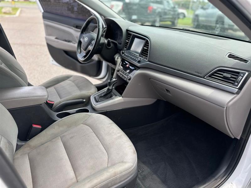 Hyundai Elantra Value Edition 6A 2017
