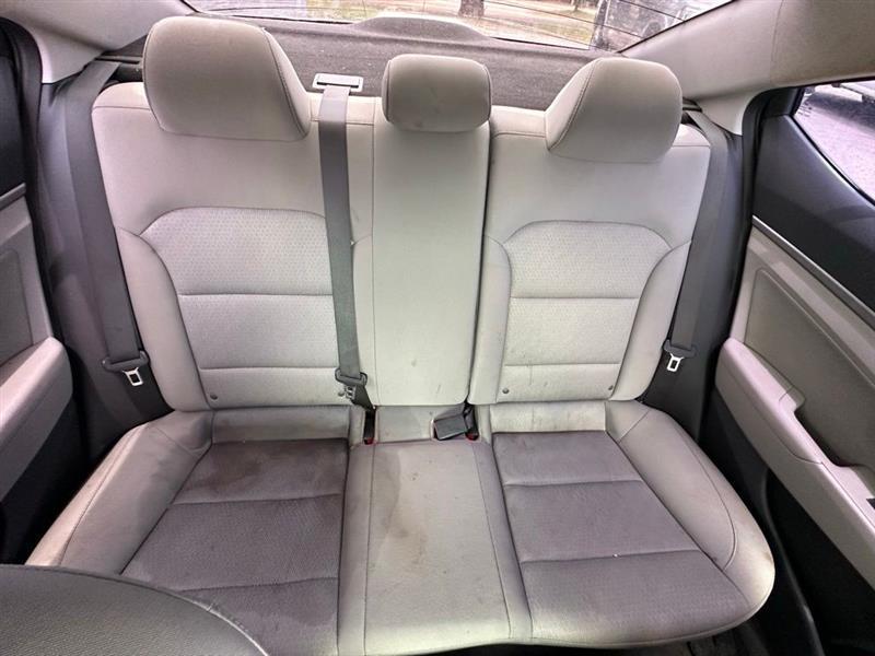 Hyundai Elantra Value Edition 6A 2017