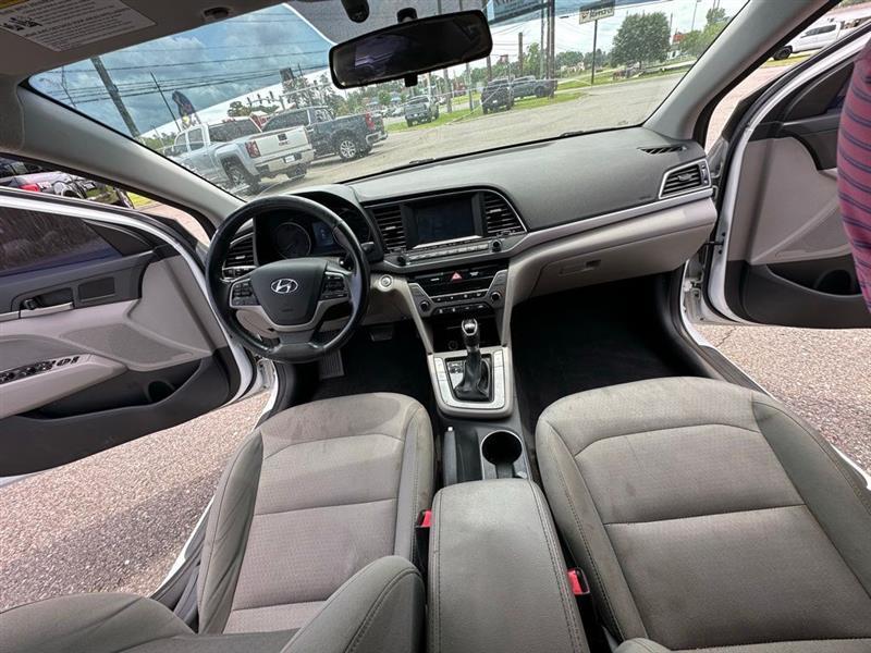 Hyundai Elantra Value Edition 6A 2017