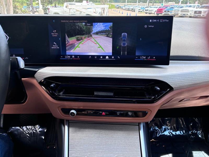 BMW 3-Series 330i 2025