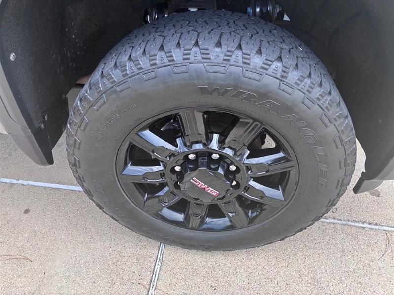 GMC Sierra 2500HD AT4 Crew Cab 4WD 2025